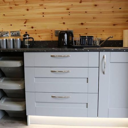 Glampods Glamping Pod - Meet Highland Cows And Sheep Elgin Exterior foto